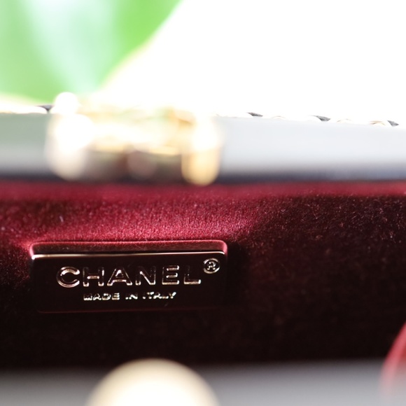 ❌NOT AVAILABLE❌ RARE GHW Chanel Chain Frame CC Box Minaudiere Calfskin Mini Clut - Picture 11 of 15